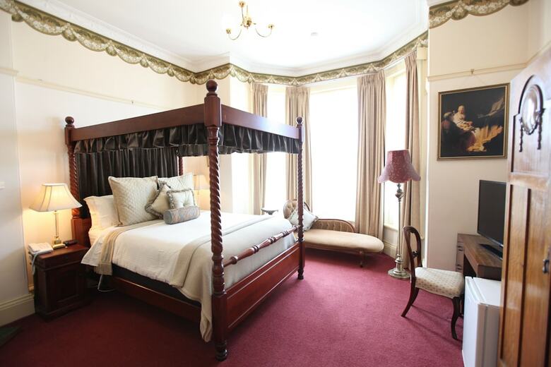 Bed & Breakfast The Grand On Macfie