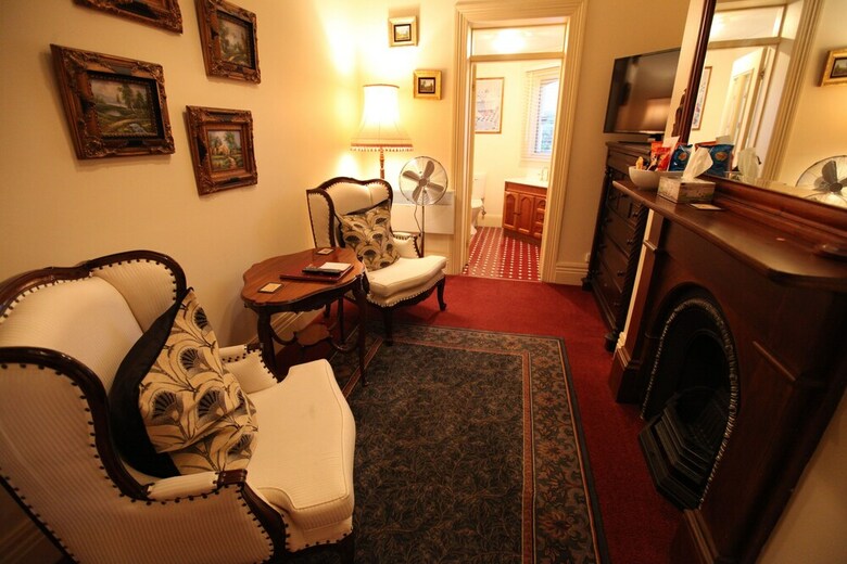 Bed & Breakfast The Grand On Macfie