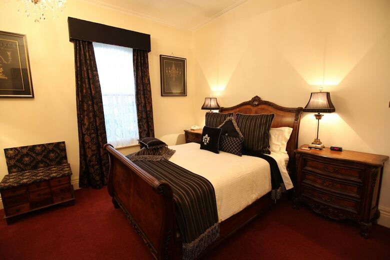 Bed & Breakfast The Grand On Macfie