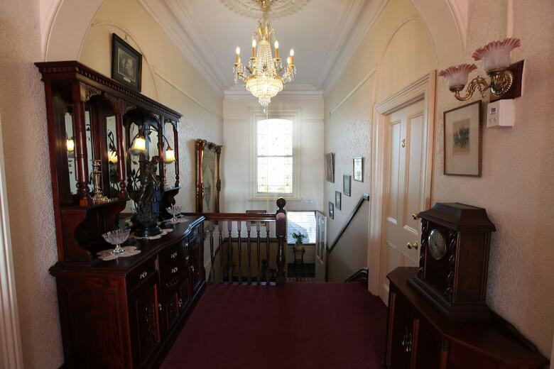 Bed & Breakfast The Grand On Macfie