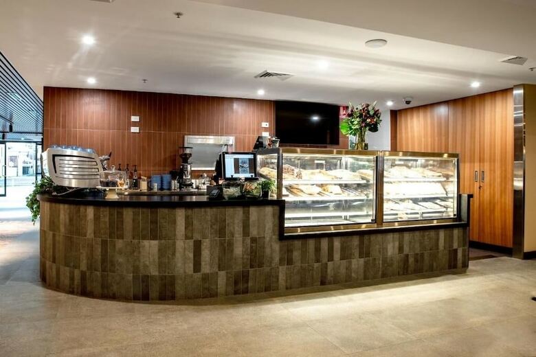 Hotel Young Federation Motor Inn