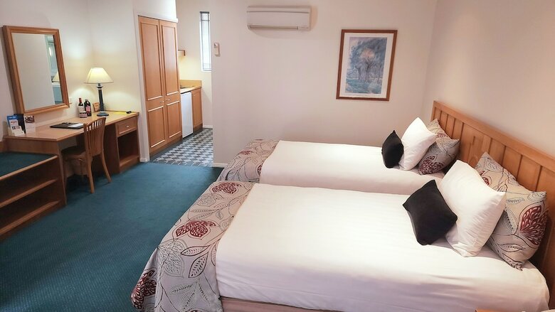 Hotel Young Federation Motor Inn