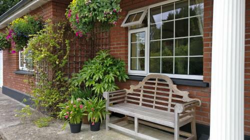 Carramore Lodge Bed And Breakfast
