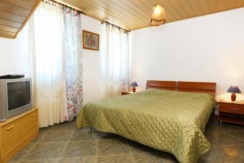 Hostal Triple Room Lumbarda 4442e