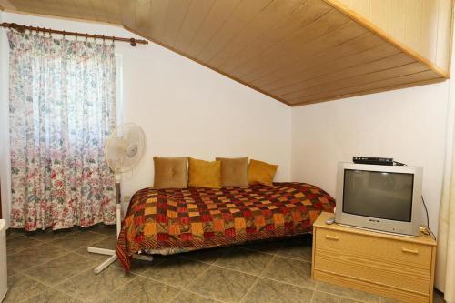 Hostal Triple Room Lumbarda 4442e