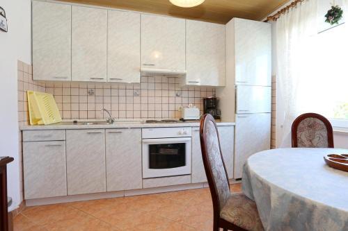 Hostal Triple Room Lumbarda 4442e