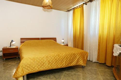 Hostal Triple Room Lumbarda 4442e