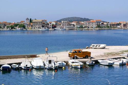 Apartment Brodarica 4217a