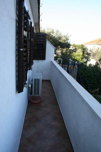 Apartments With A Parking Space Mirca (brac) - 729