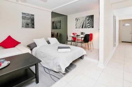 One Bedroom Apartment With Backyard - Brooklyn