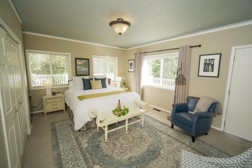 Bed & Breakfast Warm Springs Inn & Winery