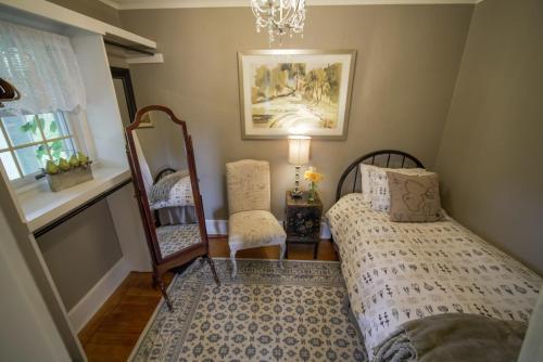 Bed & Breakfast Warm Springs Inn & Winery