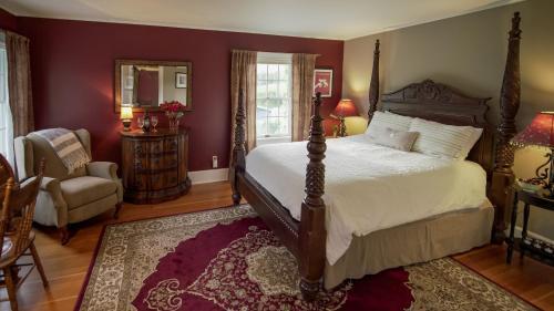 Bed & Breakfast Warm Springs Inn & Winery