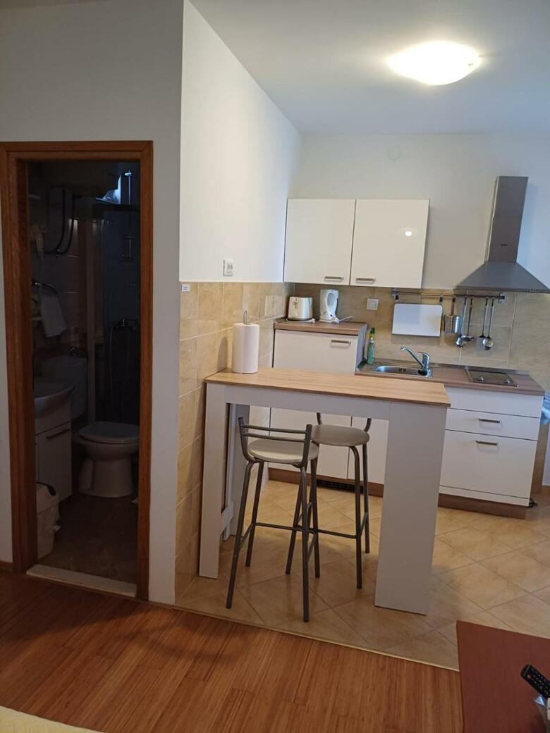 Residencia Guesthouse Anica