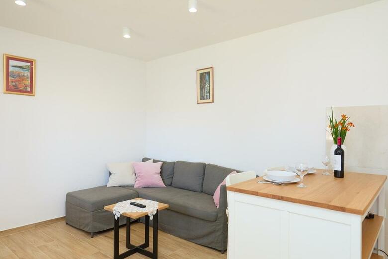 Residencia Guesthouse Anica