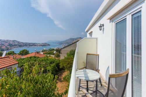 Residencia Guesthouse S&l