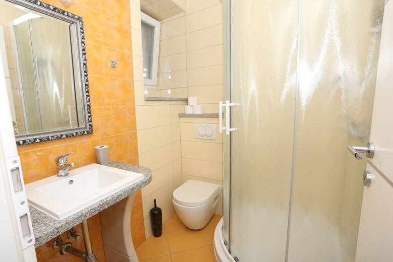 Hostal Apartments Nikolla