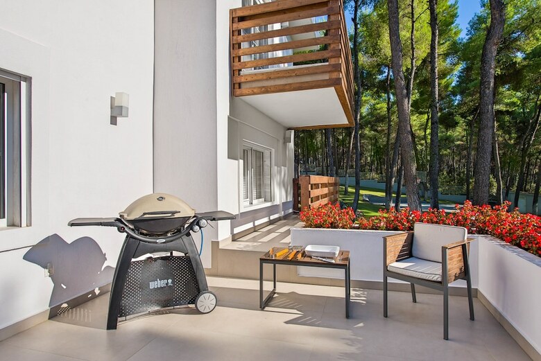 The White Villa At Sani