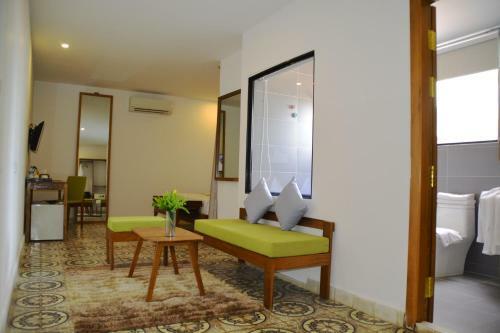 Home Chic Hotel