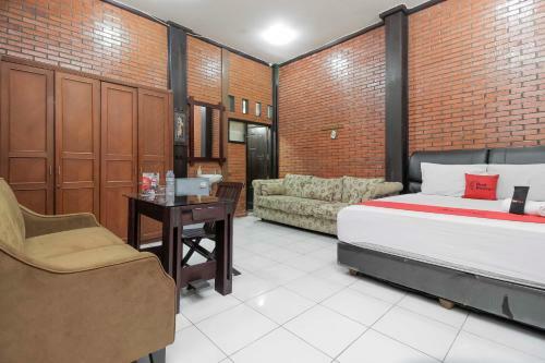 Hostal Reddoorz @ Cilandak Timur