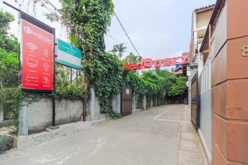 Hostal Reddoorz @ Cilandak Timur