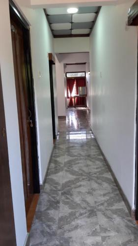 Hostal Yaarl Holiday Inn