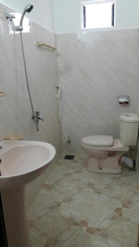 Hostal Yaarl Holiday Inn