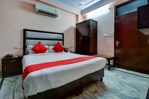 Oyo 12849 Hotel Grand Akshay