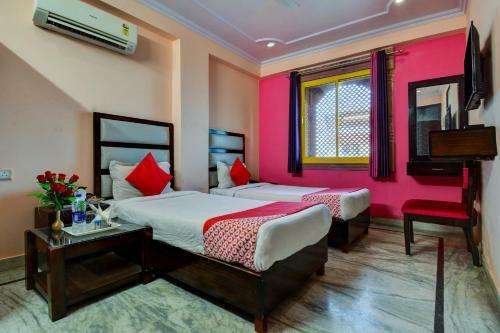 Oyo 12849 Hotel Grand Akshay