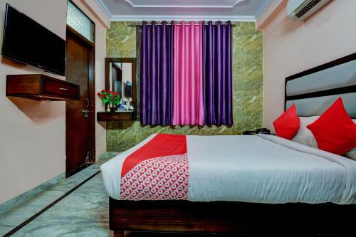 Oyo 12849 Hotel Grand Akshay