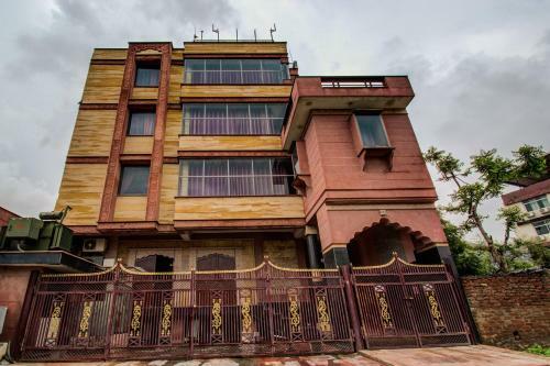 Oyo 12849 Hotel Grand Akshay