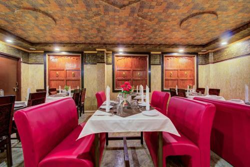 Oyo 12849 Hotel Grand Akshay