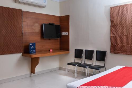 Hotel Oyo Rooms Santhome High Road