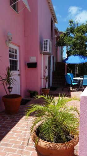 Bermuda Connections Apartments