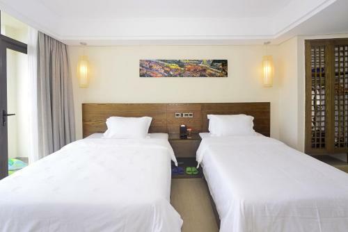 Hotel Galaxy Bay Resort