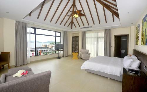 Hotel Galaxy Bay Resort