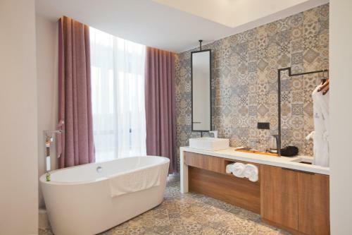 Aizhu Boutique Theme Hotel