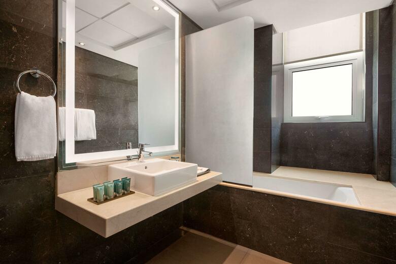 Hotel Ramada Manama City Centre