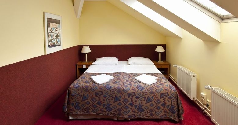 Hostal A Plus Hotel & Hostel