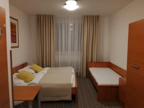 Hostal Pension Akat