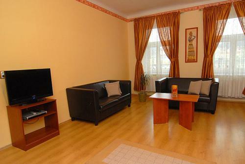 Hostal Pension Akat