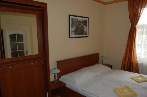 Hostal Pension Akat