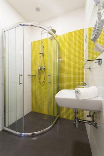 Hostal Pension Akat
