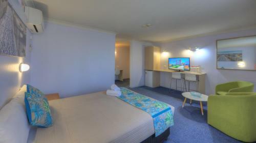 Cleveland Bay Air Motel