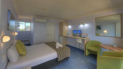 Cleveland Bay Air Motel