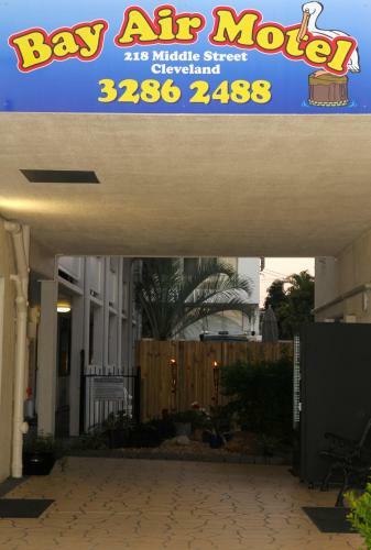 Cleveland Bay Air Motel