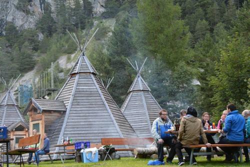 Tipi Dorf Gr�bming