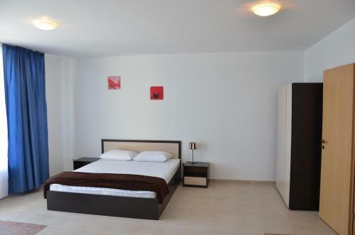 Oasis Laguna Apartments