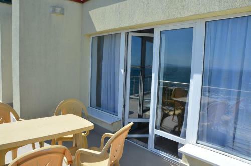 Oasis Laguna Apartments