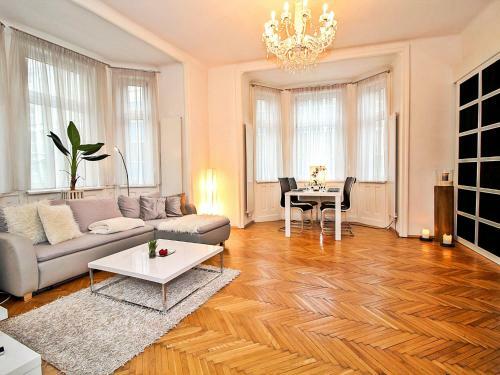 Apartment Romantic Living
